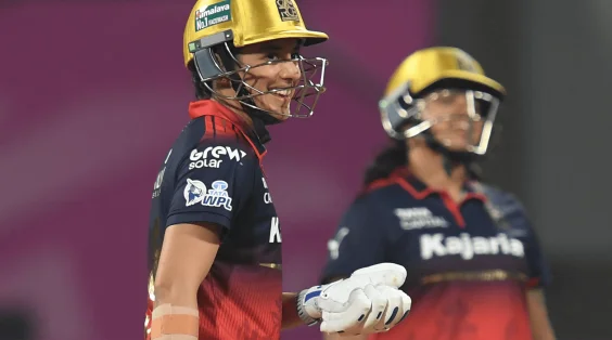 Anushka Sharma ruled out of MI game with injured hand